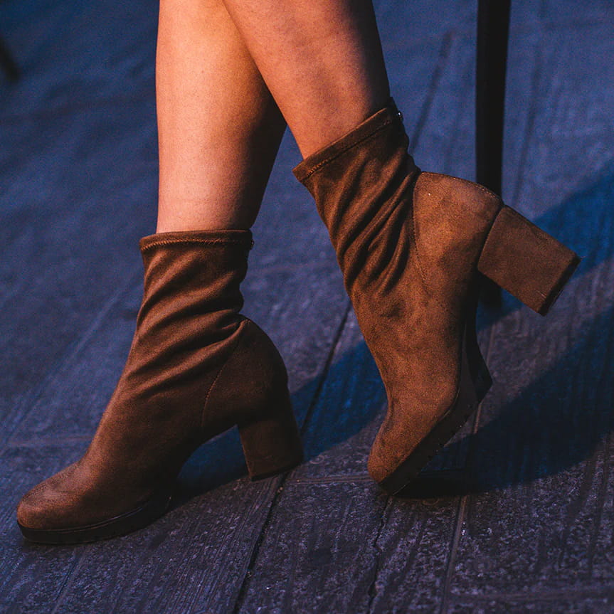 Cómo combinar tu look con botas marrones