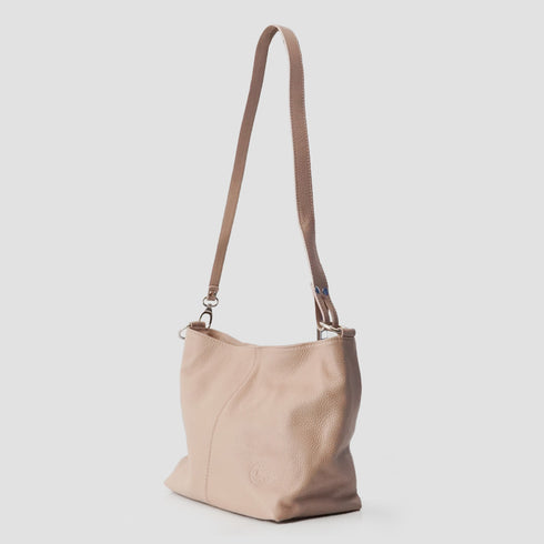 Bolso de hombro para mujer de piel con bandolera extensible nude Mara