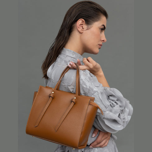 Bolso bandolera mujer de piel con asas de mano marrón Mercedes