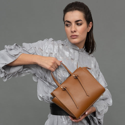 Bolso bandolera mujer de piel con asas de mano marrón Mercedes