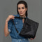 Bolso de hombro para mujer de piel con bandolera extensible negro Mara
