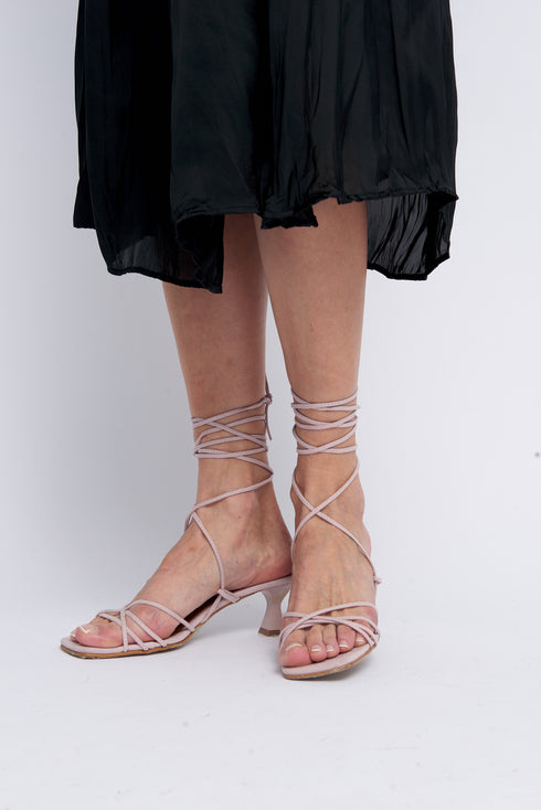 Sandalias con tacón de piel con tiras trenzadas para mujer rosa Gabriella
