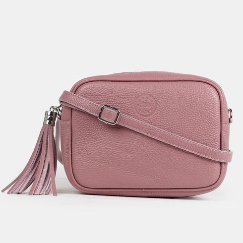 Bolso de bandolera piel con pompón Cristin Rosa oscuro