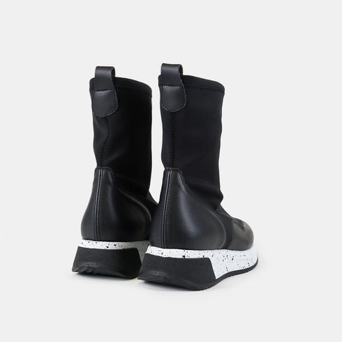 Zapatilla plana de licra de color negro Judith