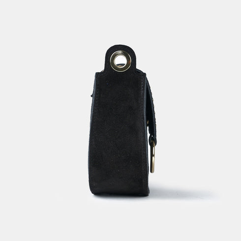 Bolso de bandolera con solapa piel serraje negro Camila