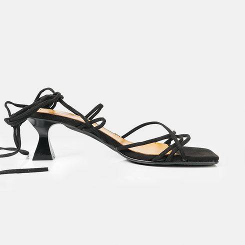 Sandalias con tacón de piel con tiras trenzadas para mujer negro Gabriella