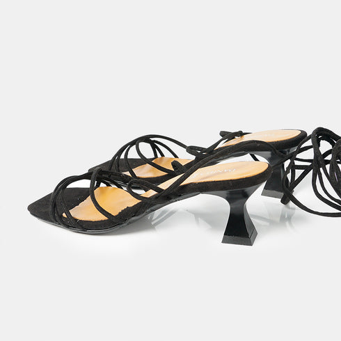 Sandalias con tacón de piel con tiras trenzadas para mujer negro Gabriella