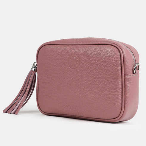 Bolso de bandolera piel con pompón Cristin Rosa oscuro
