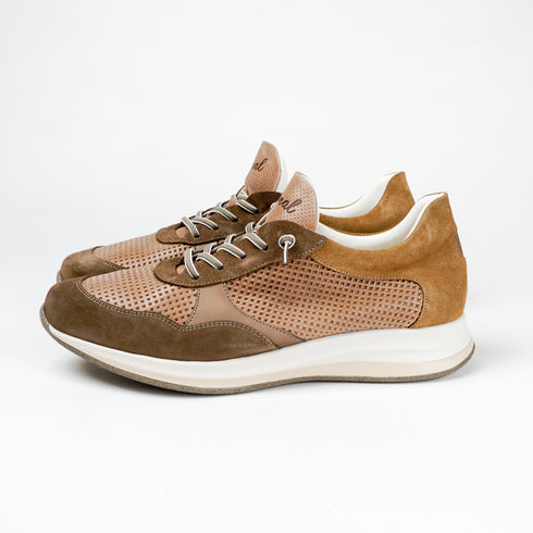 Zapatilla deportiva de hombre piel con cordones marrón Ezra