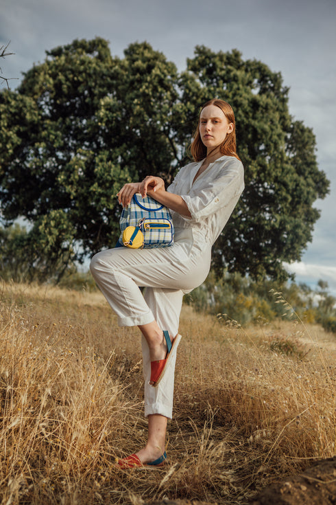 Menorquina de mujer de piel Alba (Naranja/celeste)