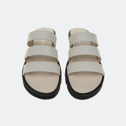 Sandalia plana con piso grueso Mila Beige