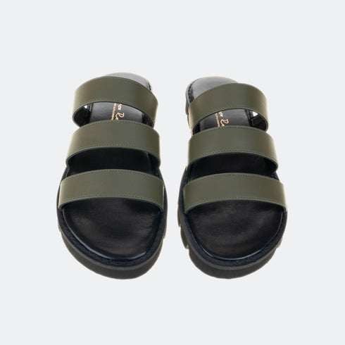 Sandalia plana con piso grueso Mila Caqui