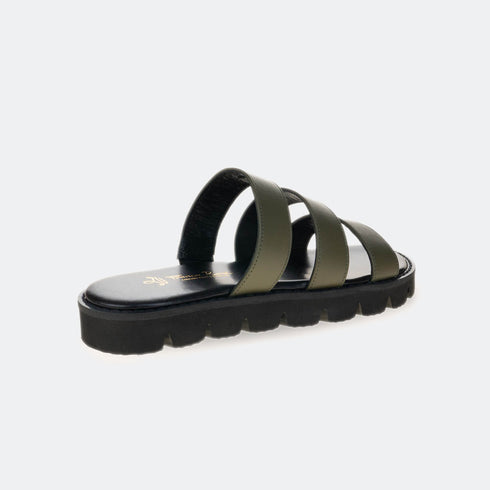 Sandalia plana con piso grueso Mila Caqui