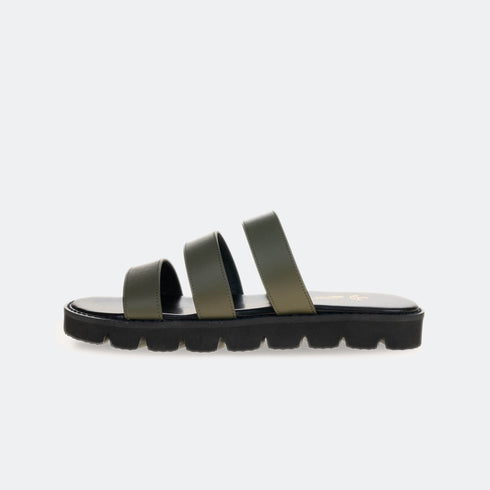 Sandalia plana con piso grueso Mila Caqui