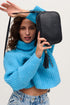 Bolso de Piel bandolera cuadrado Azul Marino con pompón de mujer Cristin