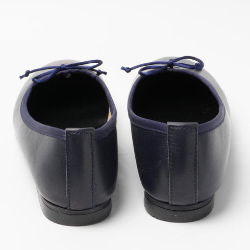 zapato-plano-de-mujer-piel-azul-marino